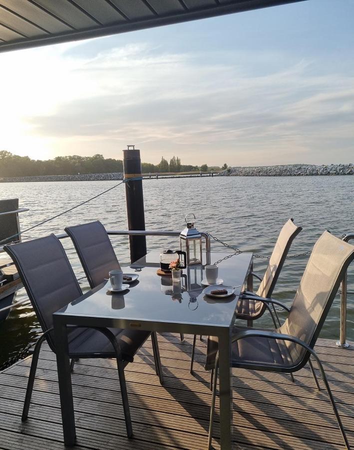Hotel Hausboot Fjord Baltica Mit Dachterrasse In Barth Esterno foto