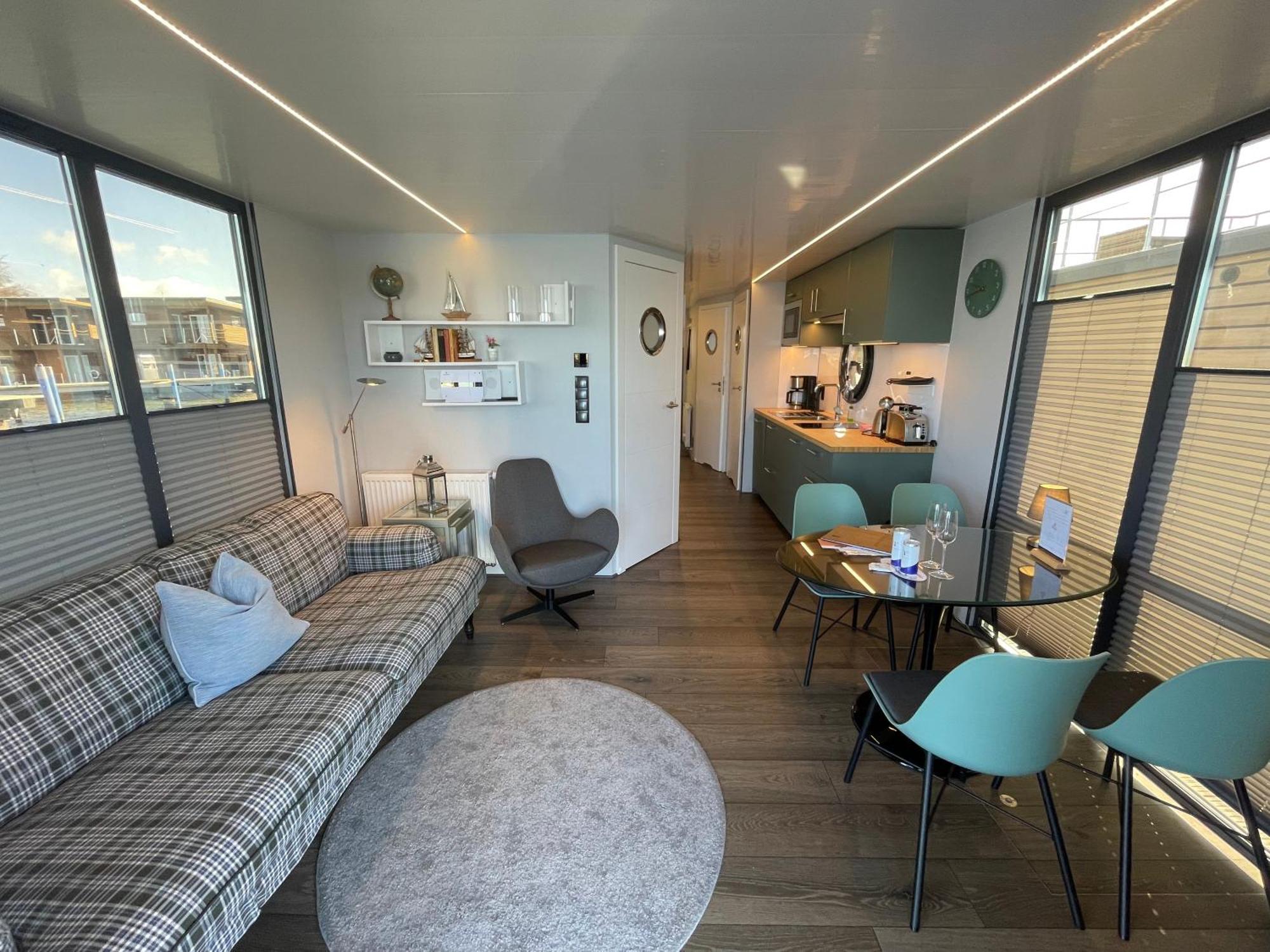 Hotel Hausboot Fjord Baltica Mit Dachterrasse In Barth Esterno foto