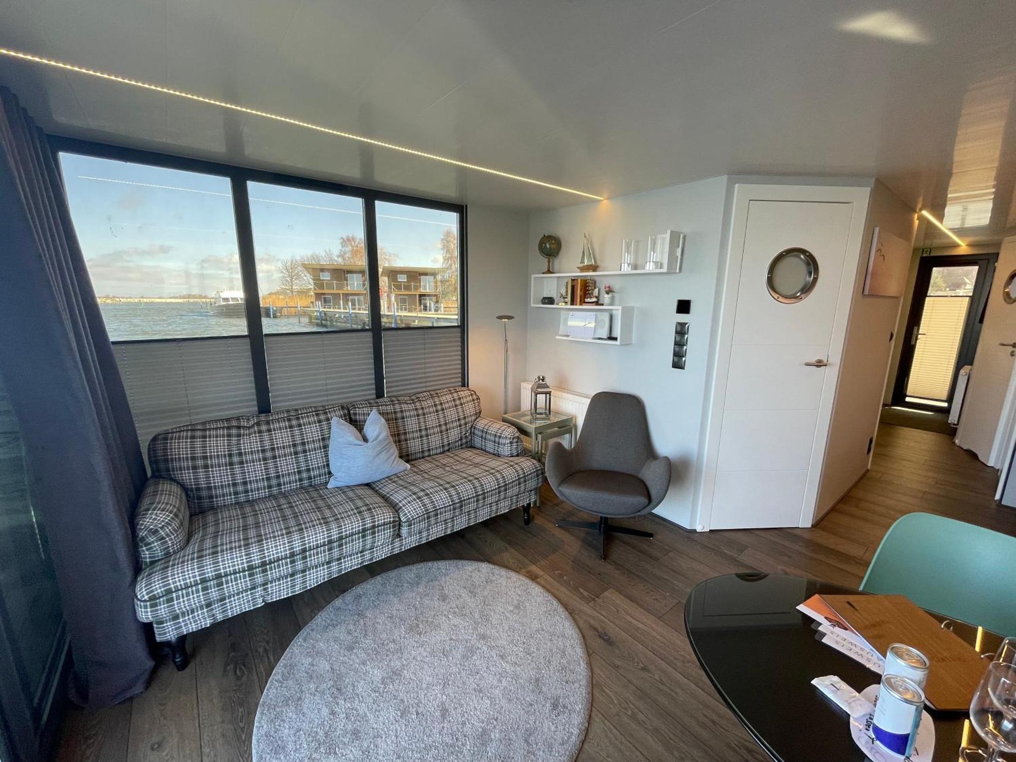 Hotel Hausboot Fjord Baltica Mit Dachterrasse In Barth Esterno foto